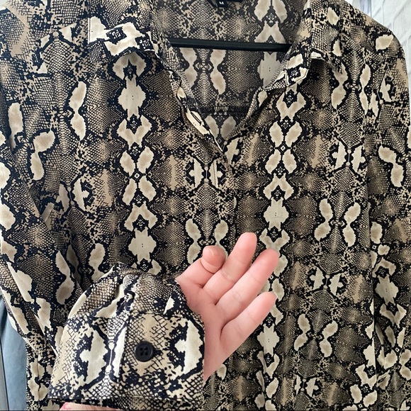 Snake Skin Blouse Size M - Picture 3 of 4
